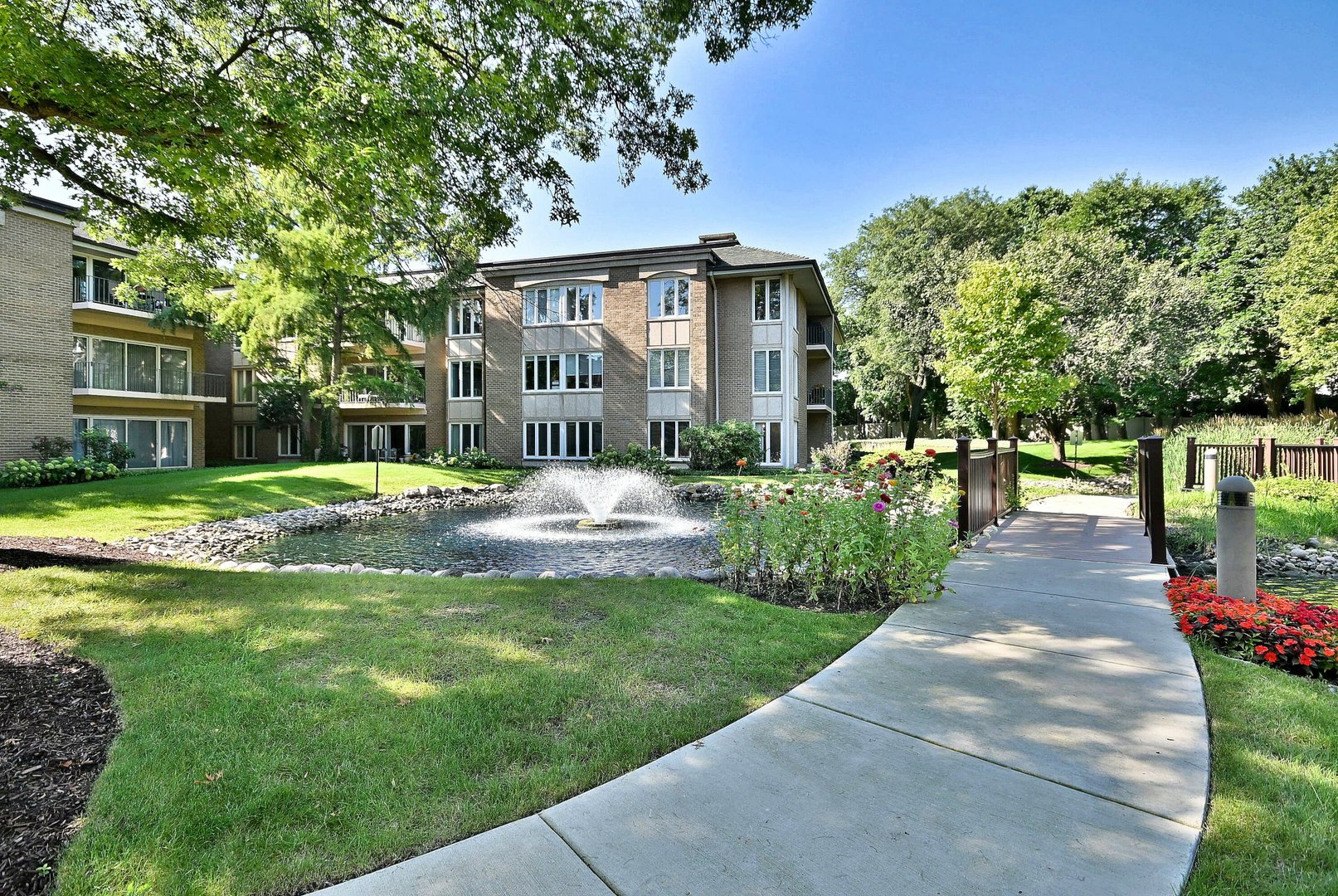 1 Oak Brook Club Drive A310 Property Photo 28