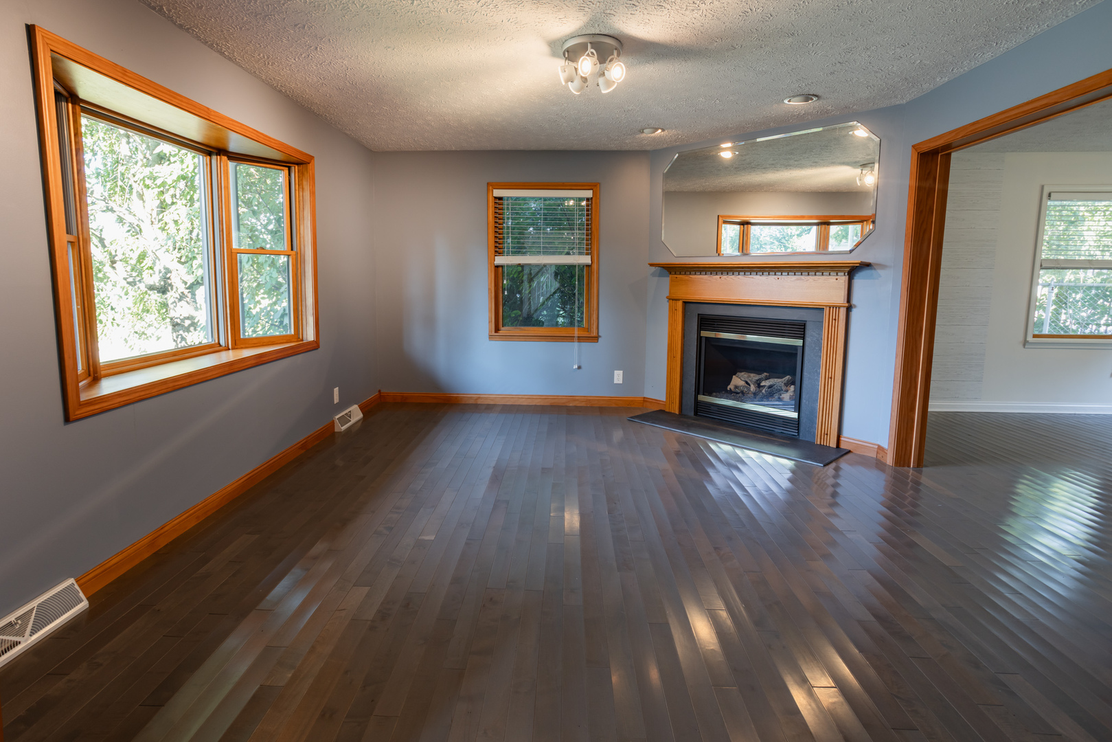 101 W Chippewa Street Property Photo 7