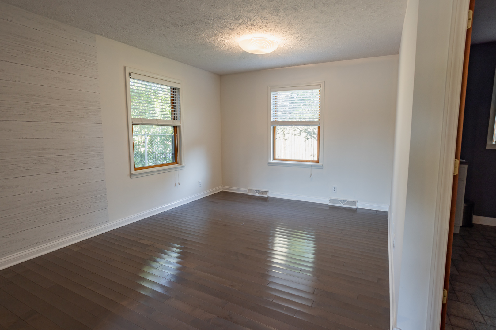 101 W Chippewa Street Property Photo 8