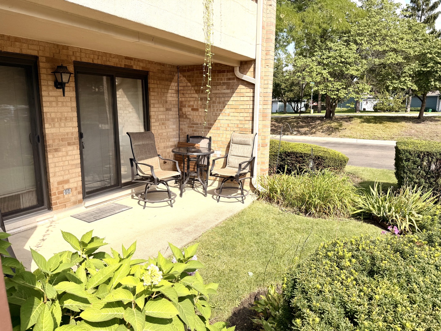 174 E Springbrook Drive 1b Property Photo 2