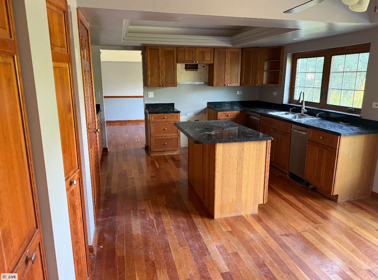 617 Arlington Parkway Property Photo 4
