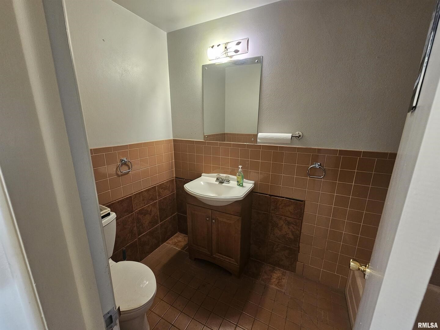 2006 Broadway Property Photo 7