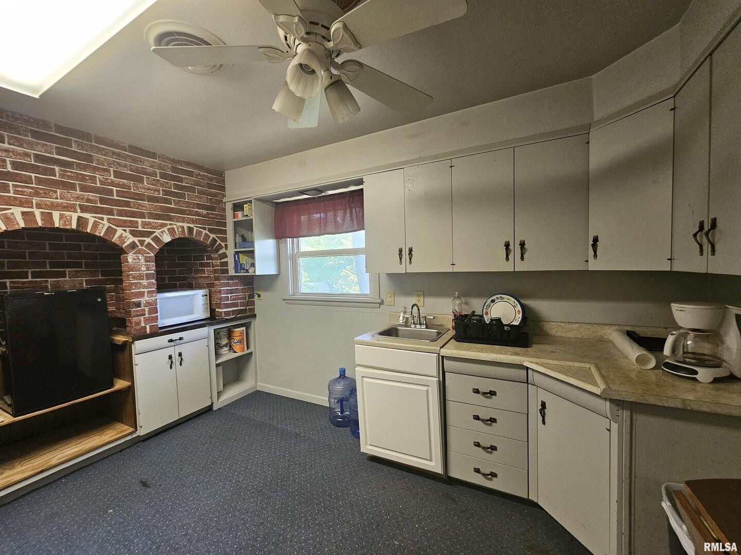 2006 Broadway Property Photo 8