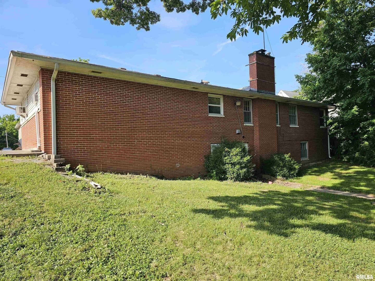 2006 Broadway Property Photo 11