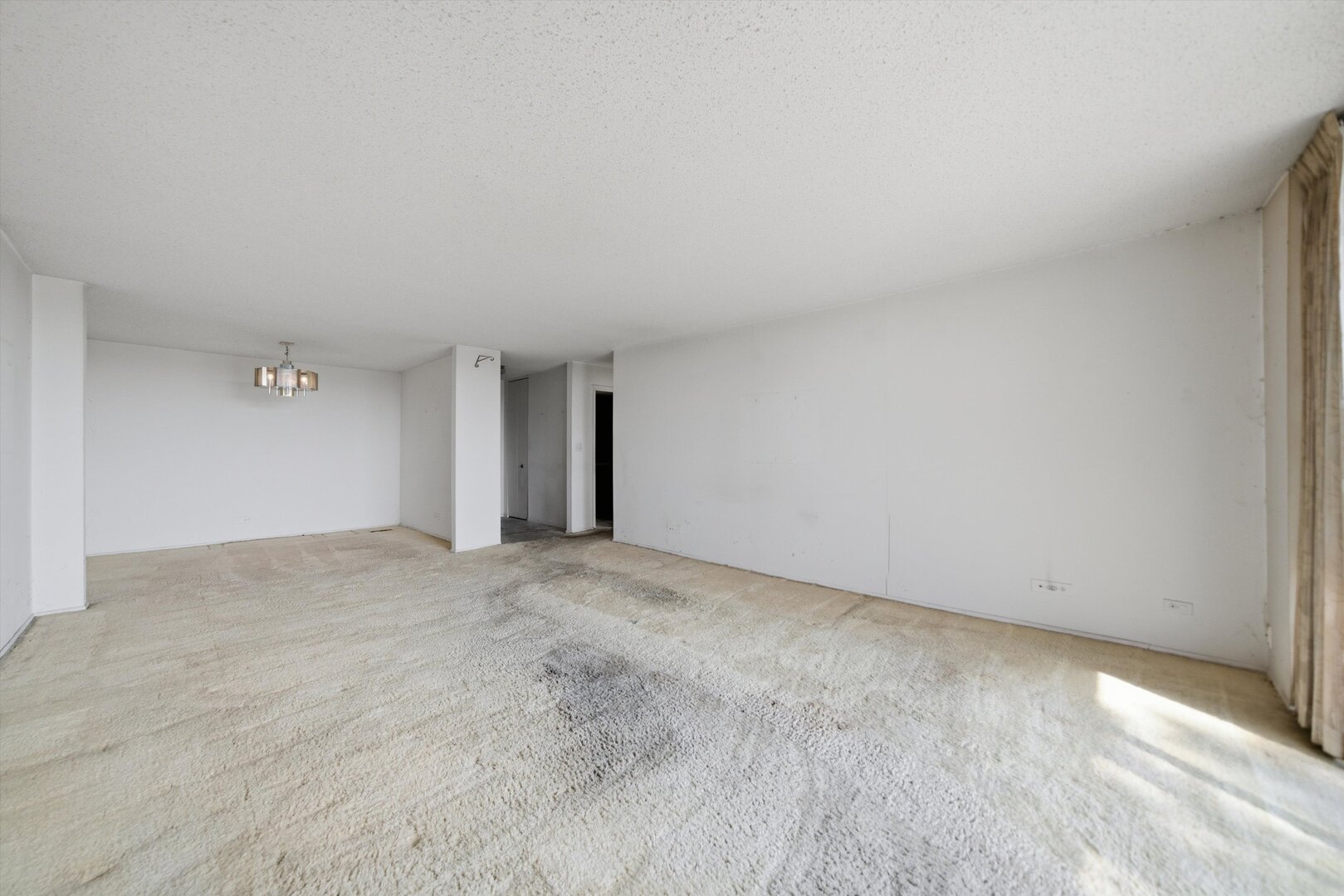2000 Saint Regis Drive 4h Property Photo 5