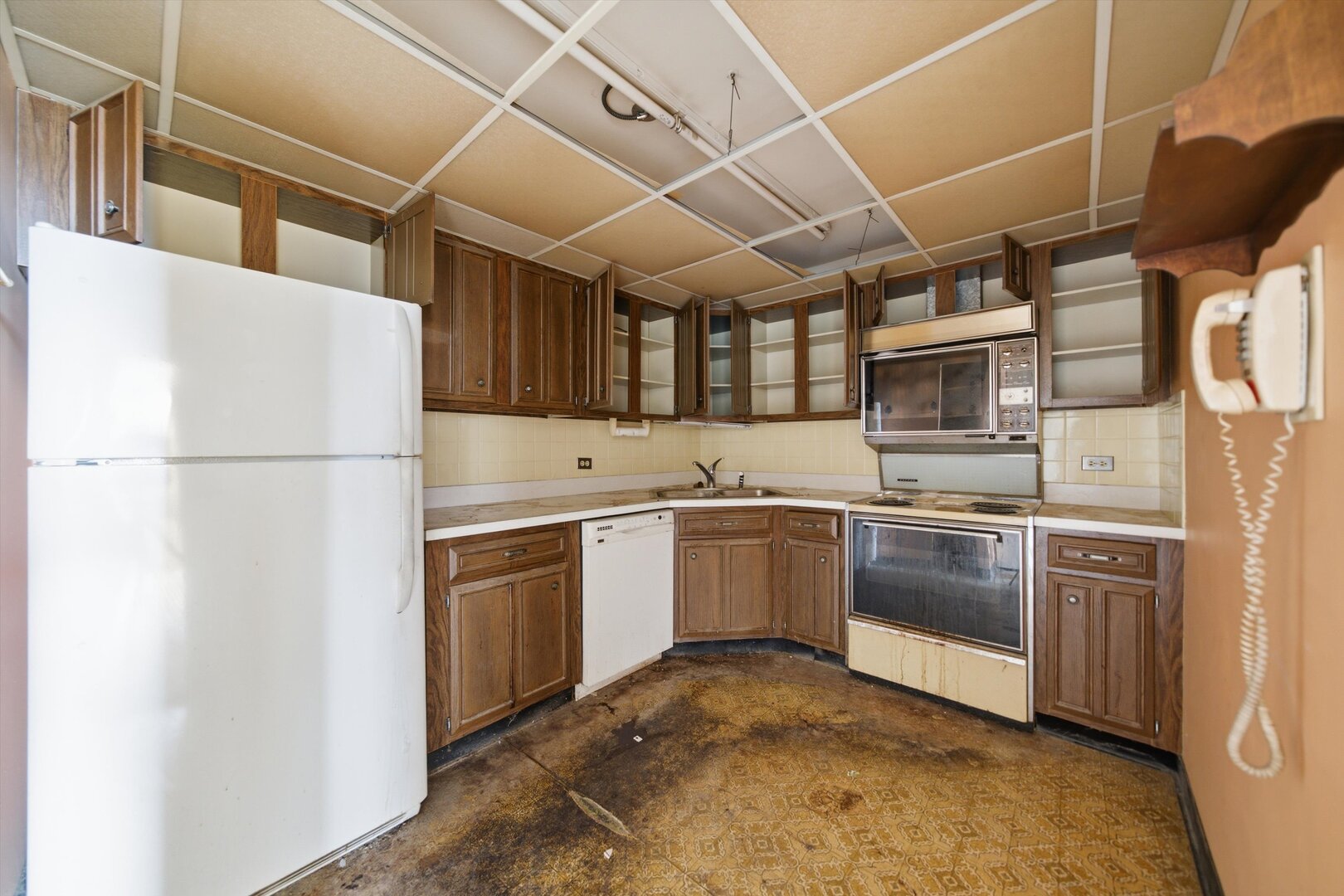 2000 Saint Regis Drive 4h Property Photo 7