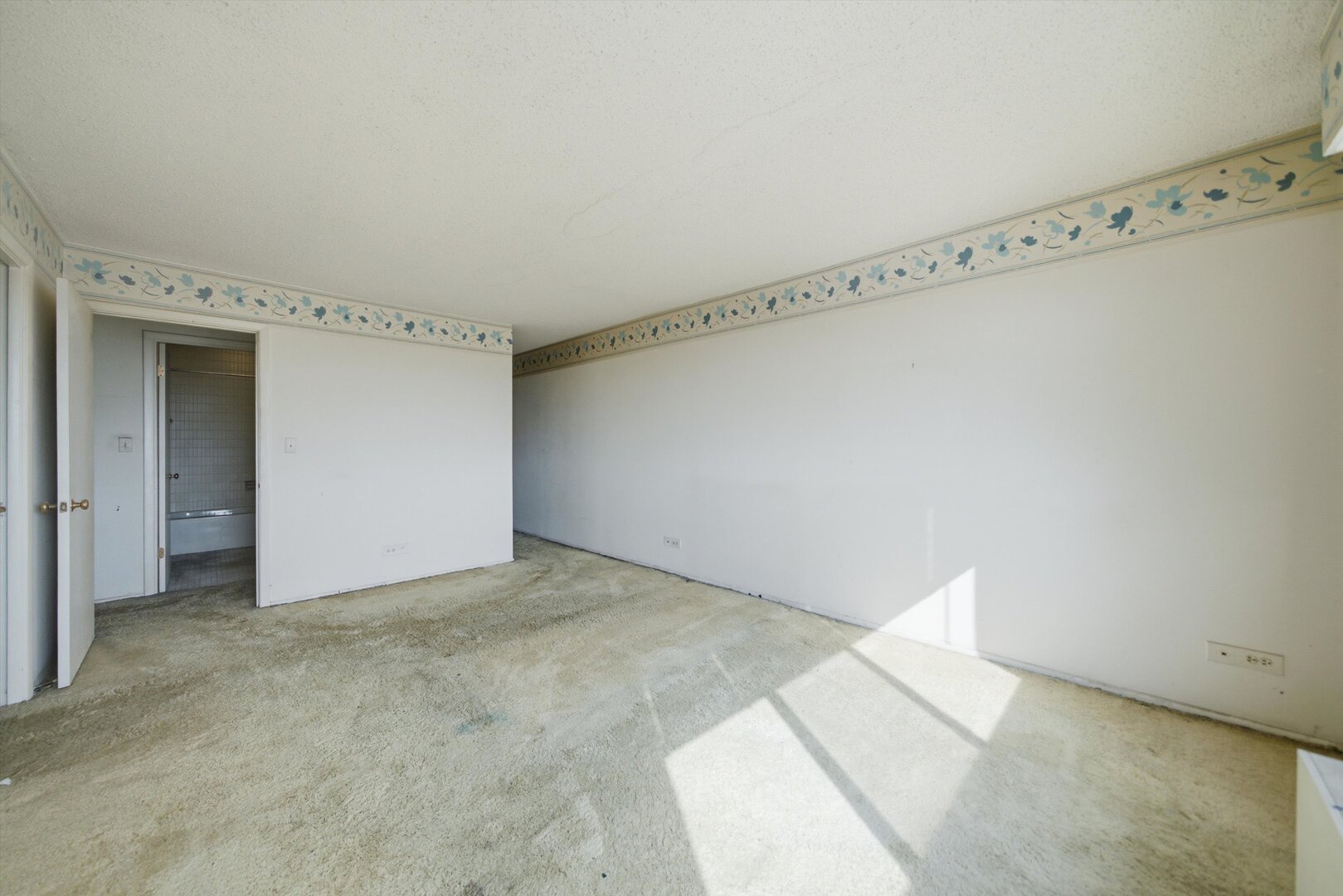 2000 Saint Regis Drive 4h Property Photo 13