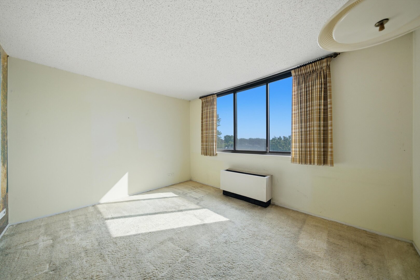 2000 Saint Regis Drive 4h Property Photo 16