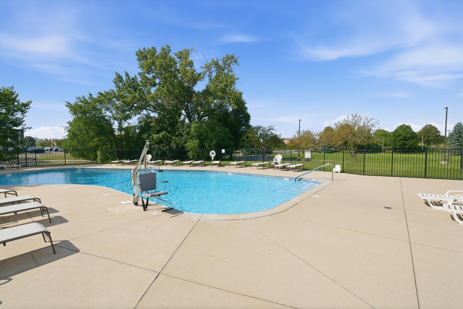 2000 Saint Regis Drive 4h Property Photo 37