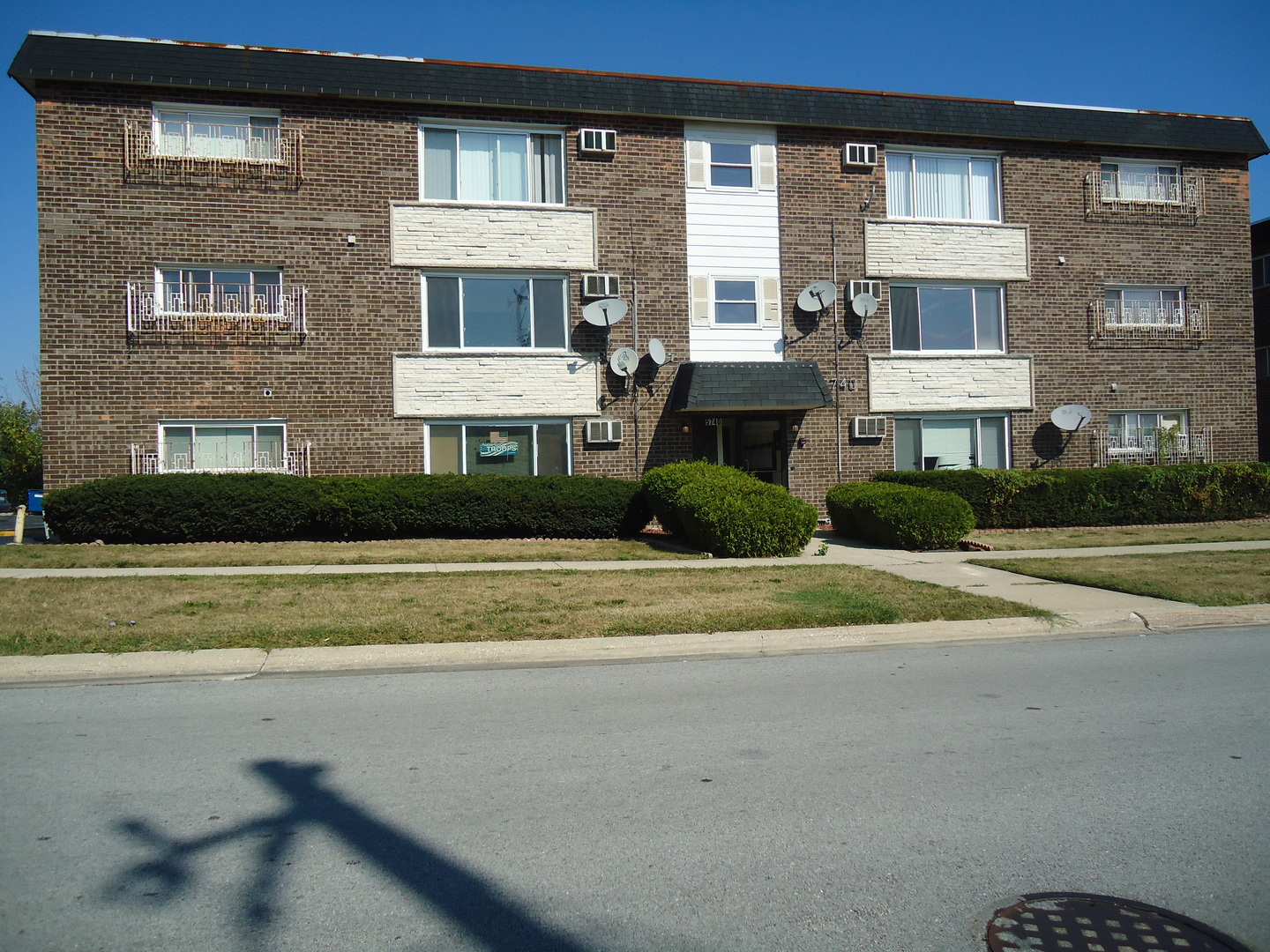 5740 W 108th Street 2D Property Photo 1
