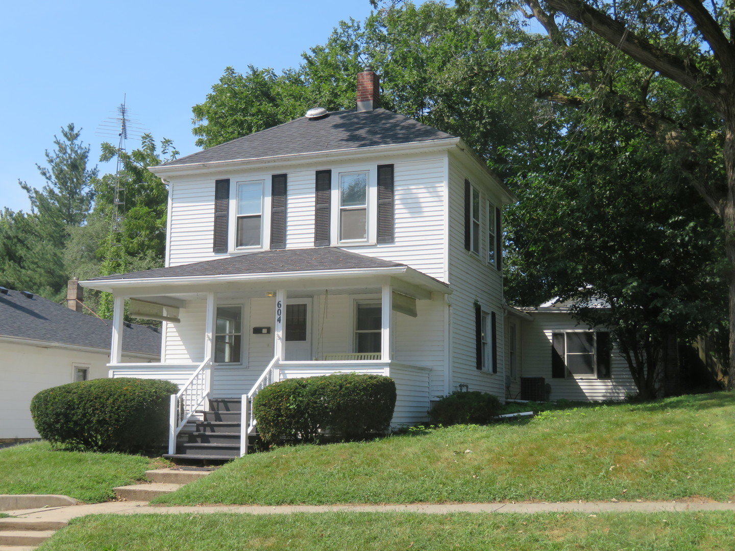 604 West Avenue Property Photo 2