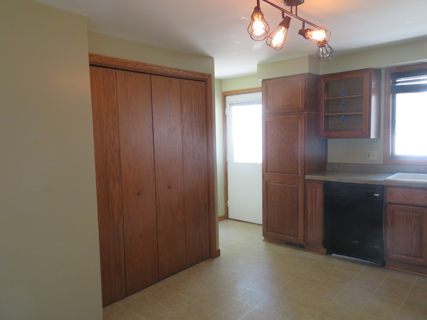 604 West Avenue Property Photo 13