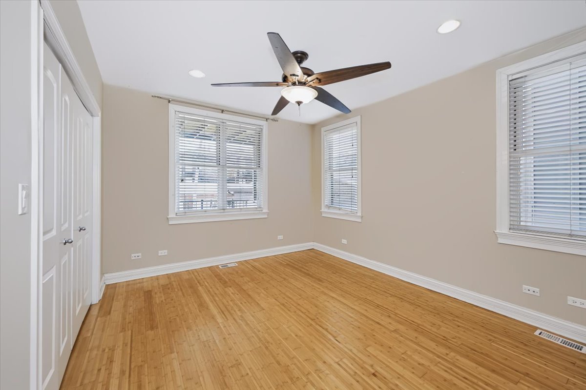 2425 W Arthington Street 1 Property Photo 8