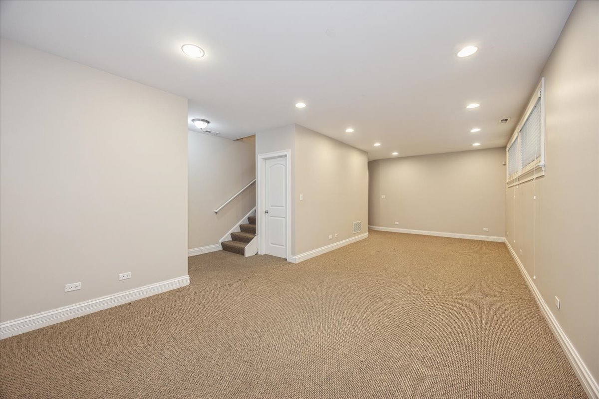 2425 W Arthington Street 1 Property Photo 14