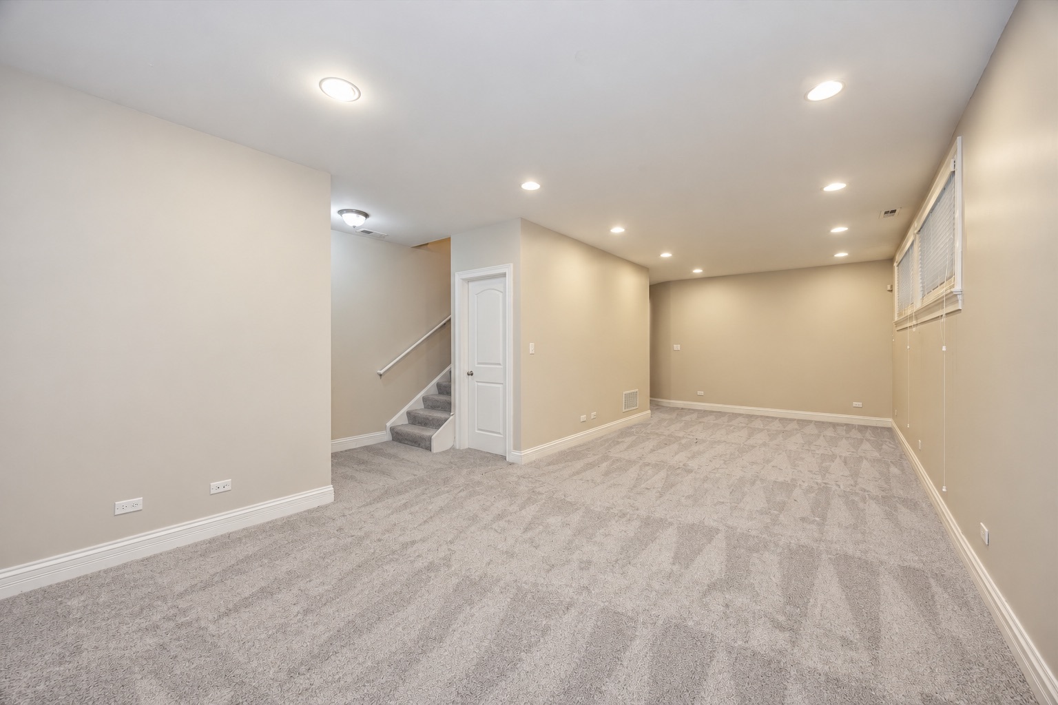 2425 W Arthington Street 1 Property Photo 15