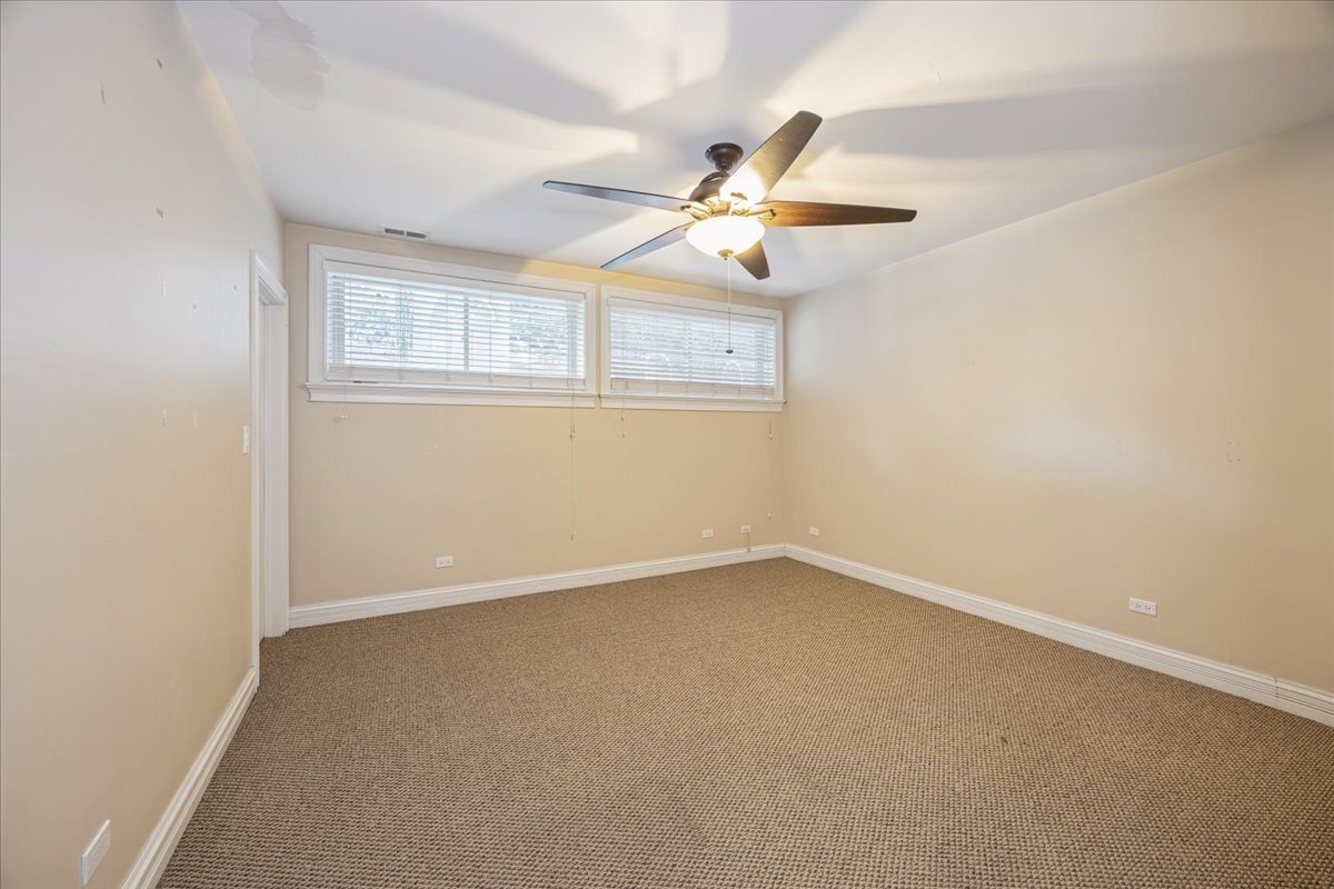 2425 W Arthington Street 1 Property Photo 16