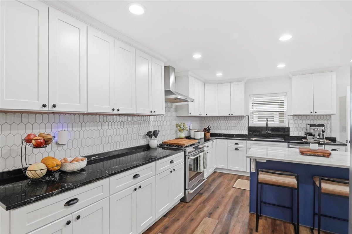 2018 Elim Avenue Property Photo 8