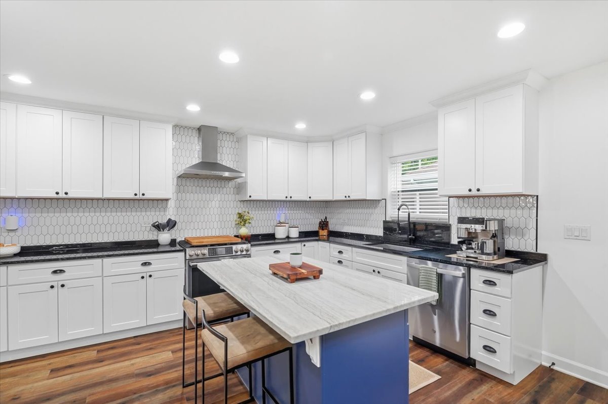 2018 Elim Avenue Property Photo 10
