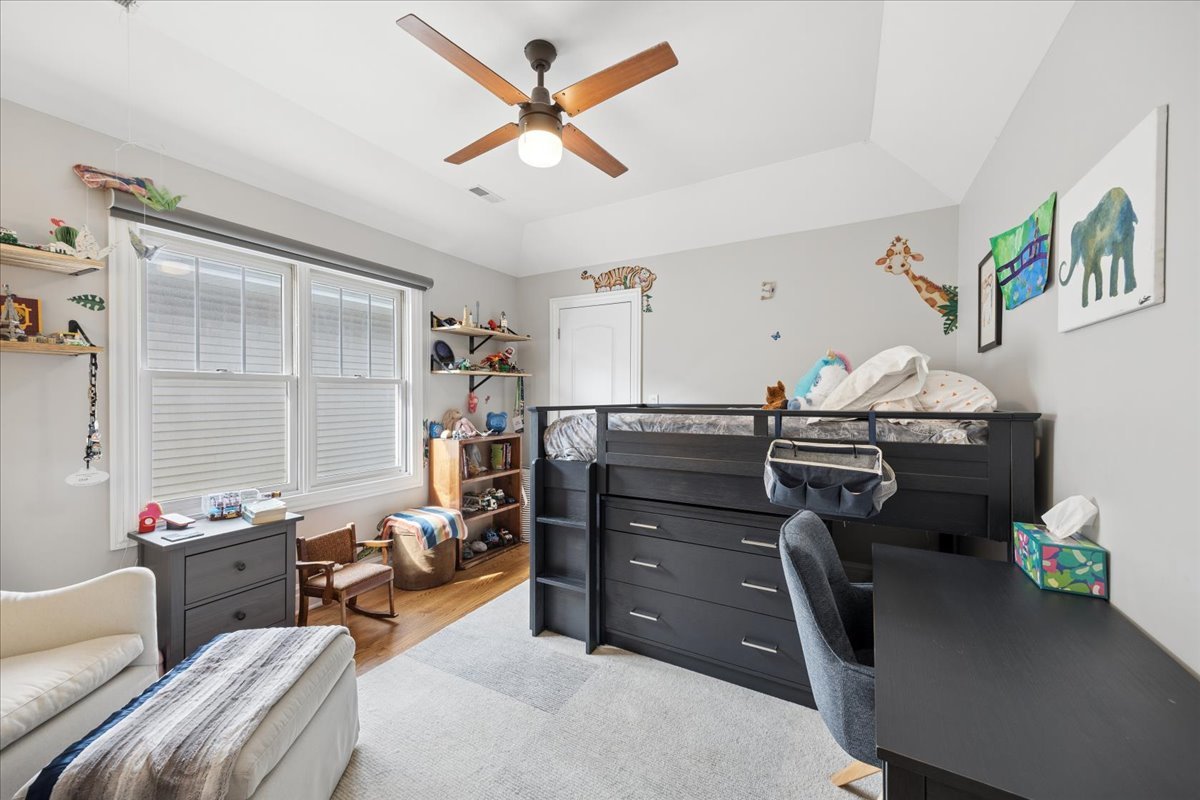 938 Mapleton Avenue Property Photo 18