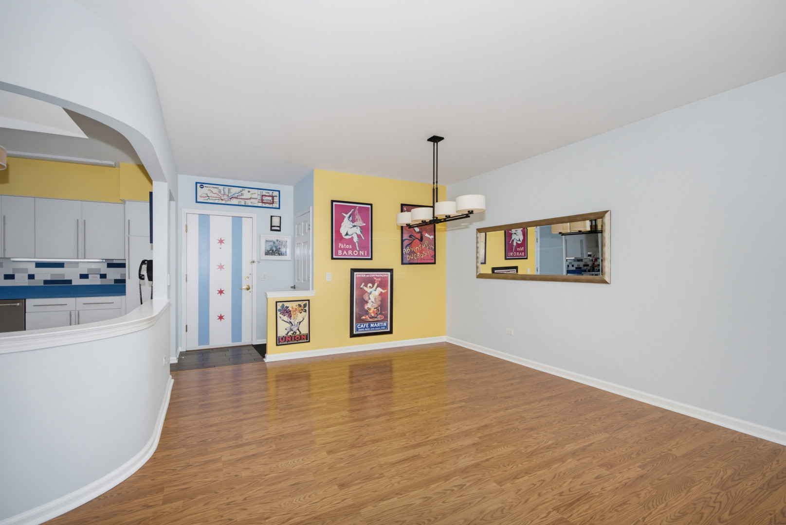 5555 N Cumberland Avenue 901 Property Photo 4
