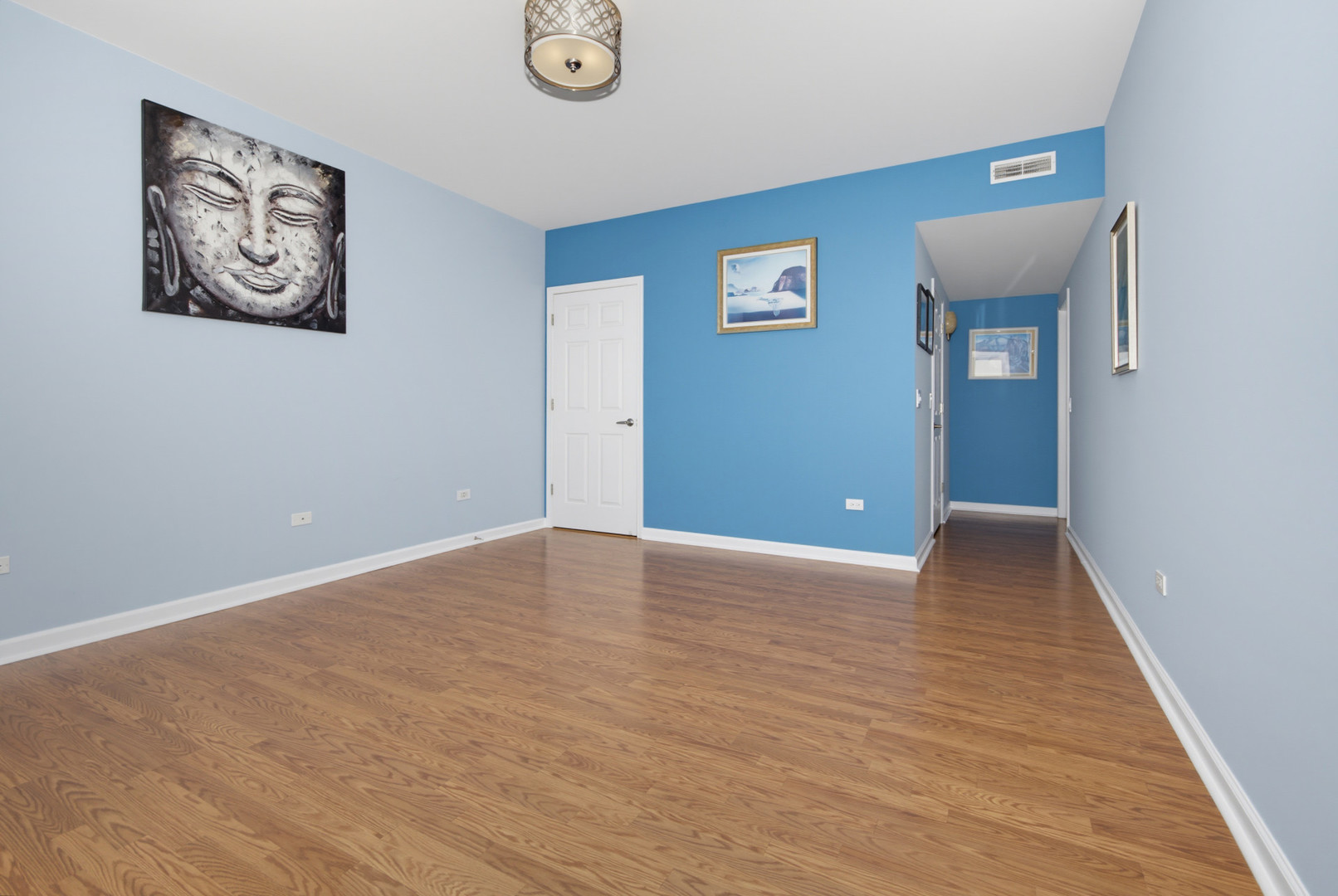 5555 N Cumberland Avenue 901 Property Photo 11
