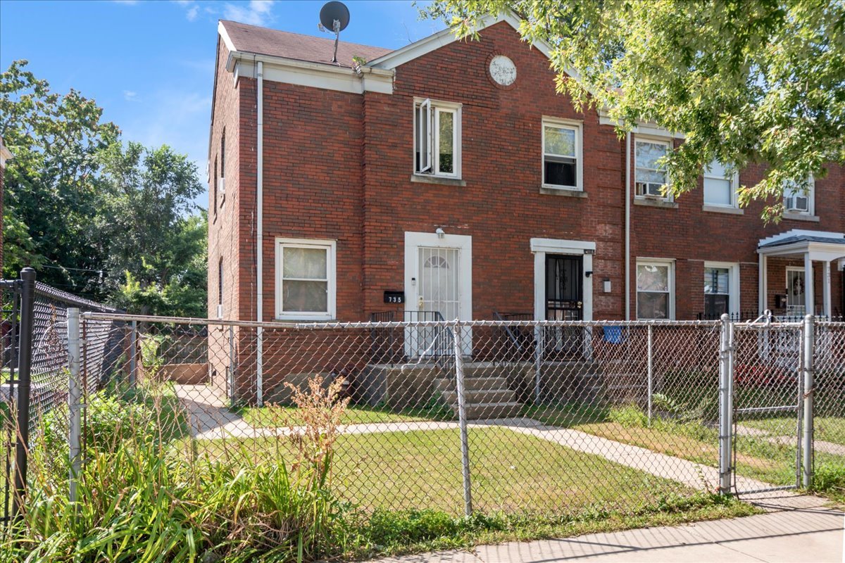 735 E 105th Place Property Photo 1