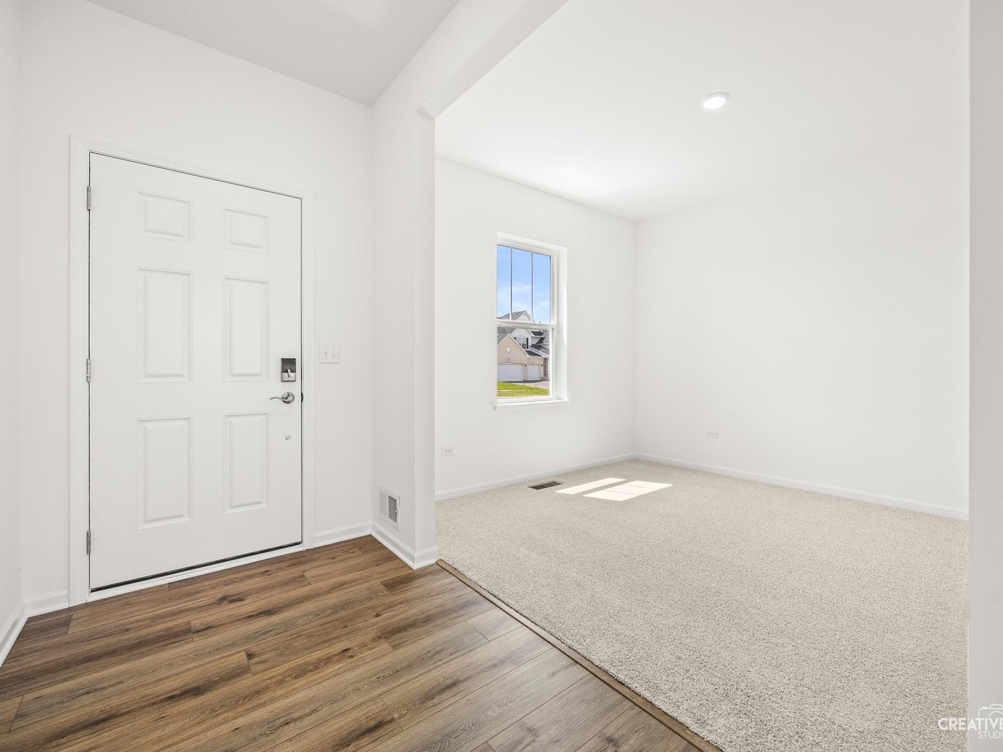 385 Danforth Drive Property Photo 3