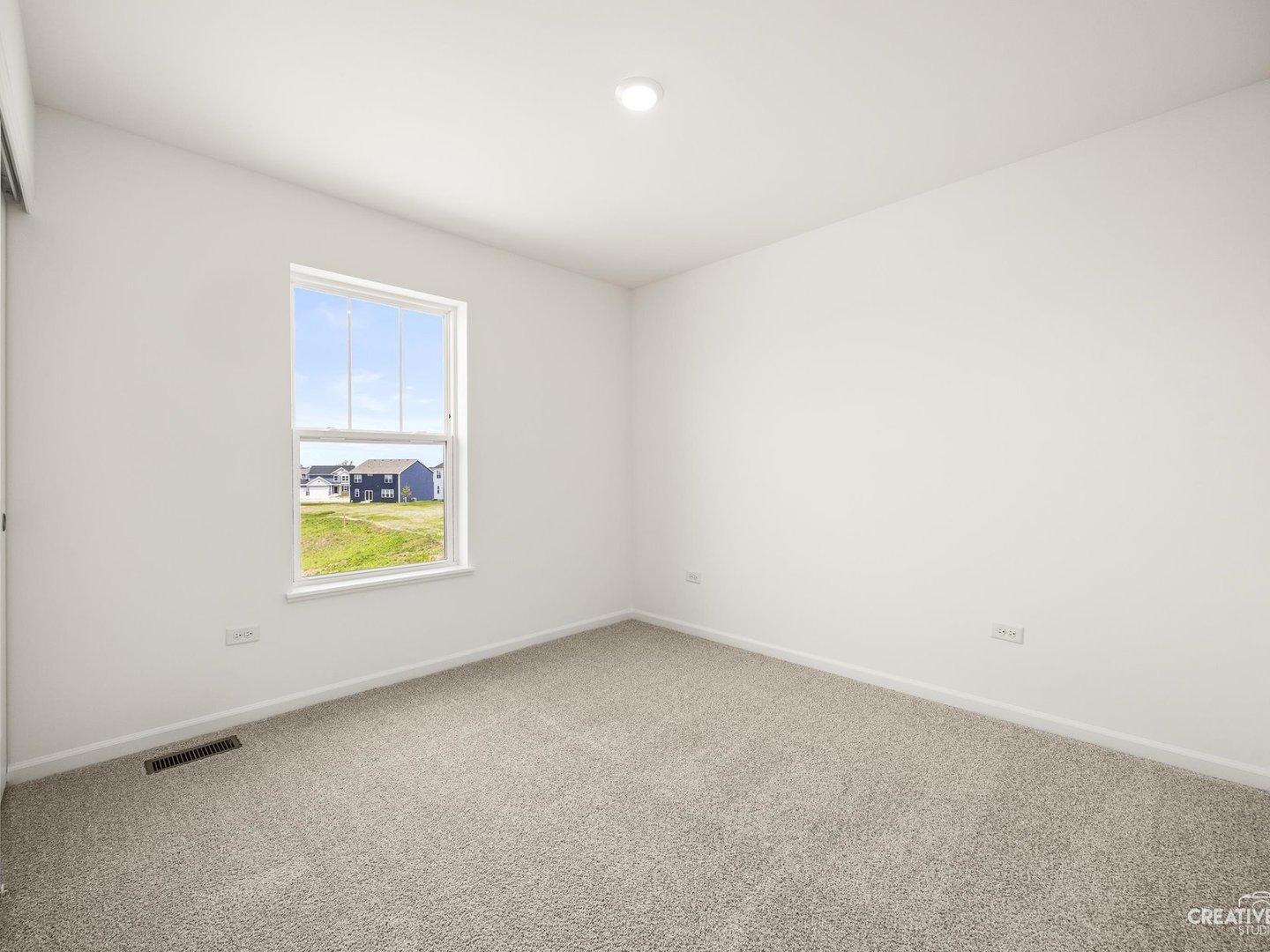 385 Danforth Drive Property Photo 19