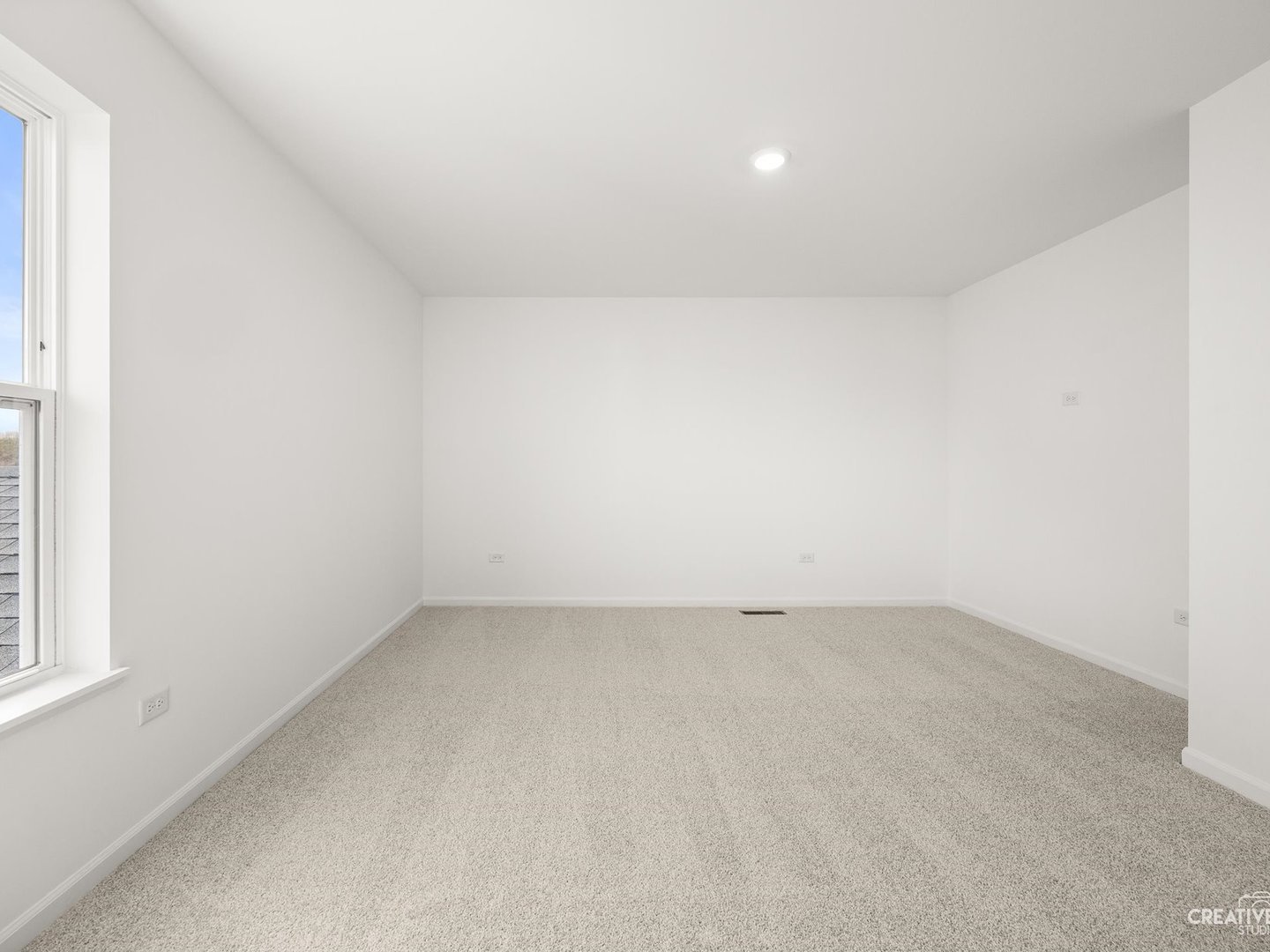 385 Danforth Drive Property Photo 20
