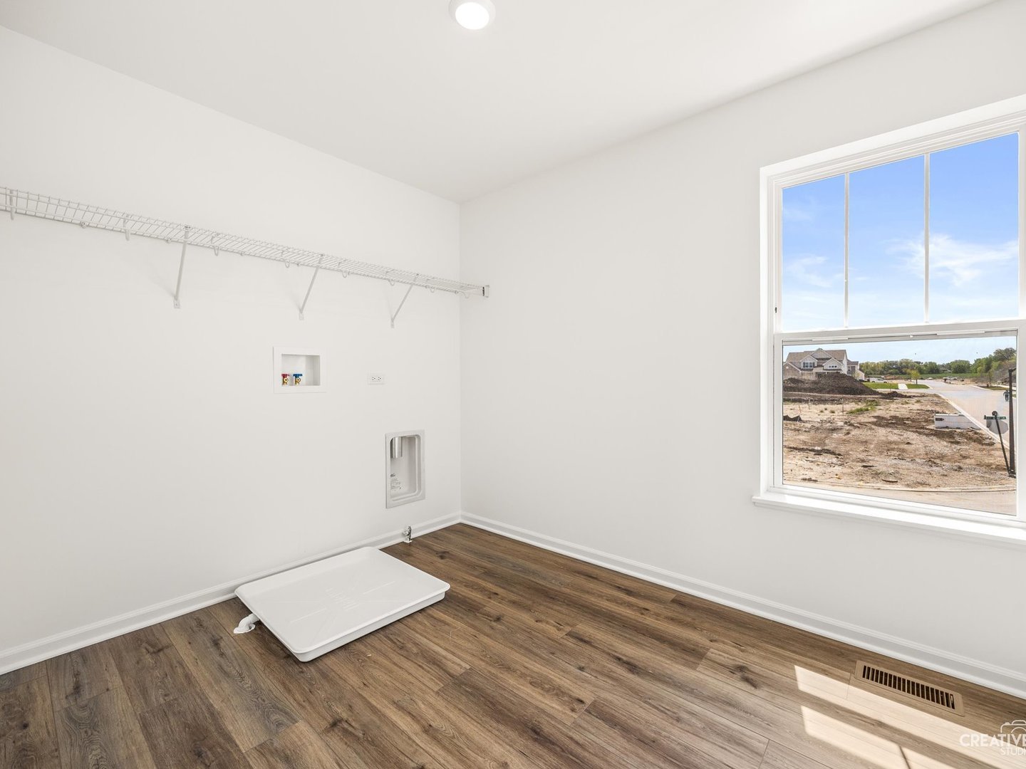 385 Danforth Drive Property Photo 21