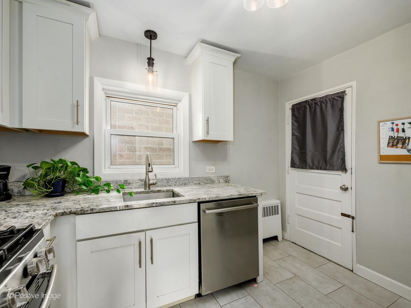 1314 Central Street 3n Property Photo 9