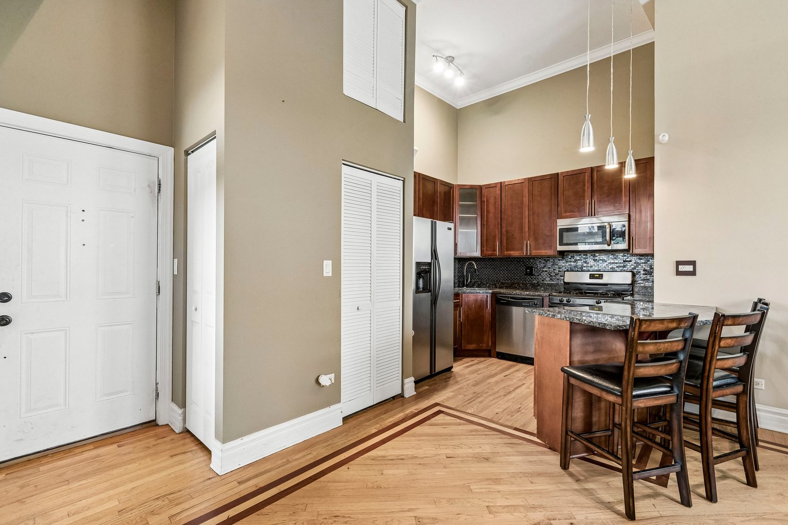 5016 S King Drive 3w Property Photo 10