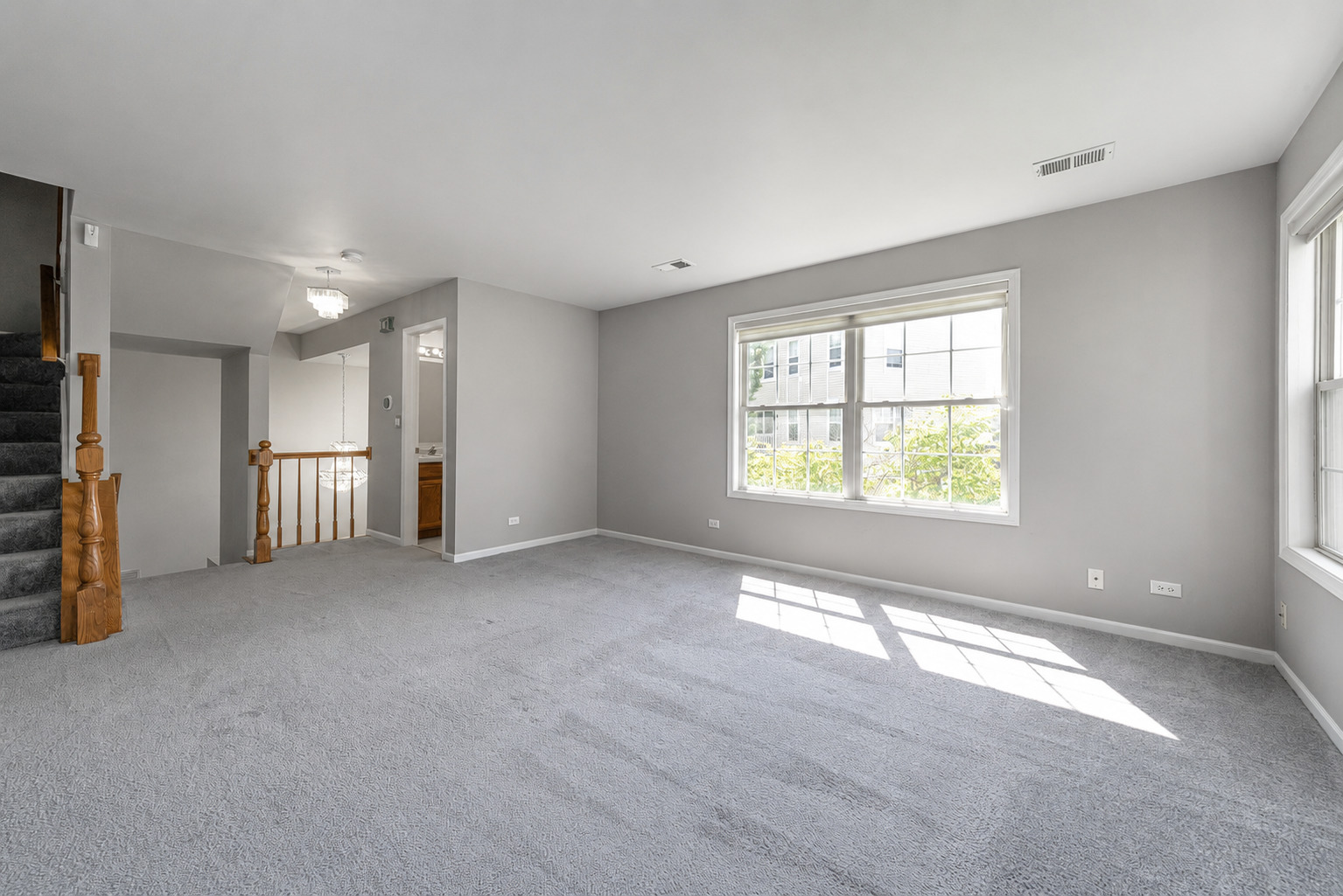 1432 Hampshire Court Property Photo 9