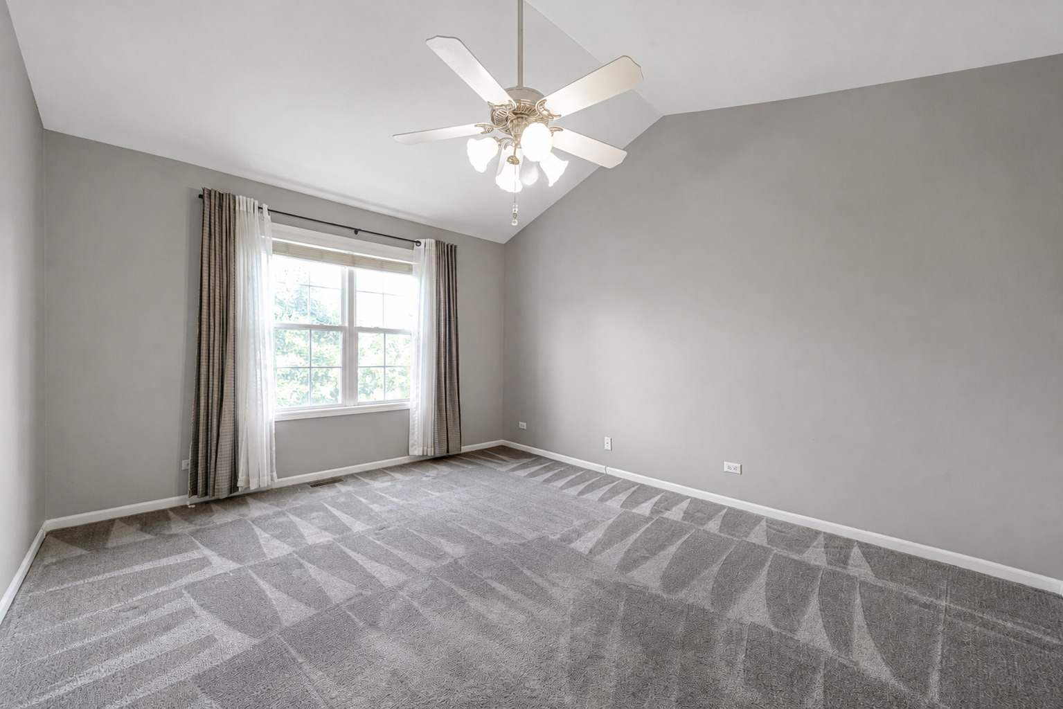 1432 Hampshire Court Property Photo 11