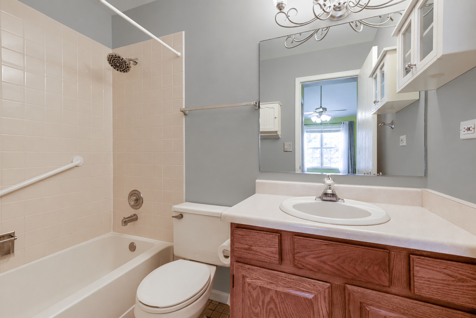 1432 Hampshire Court Property Photo 13