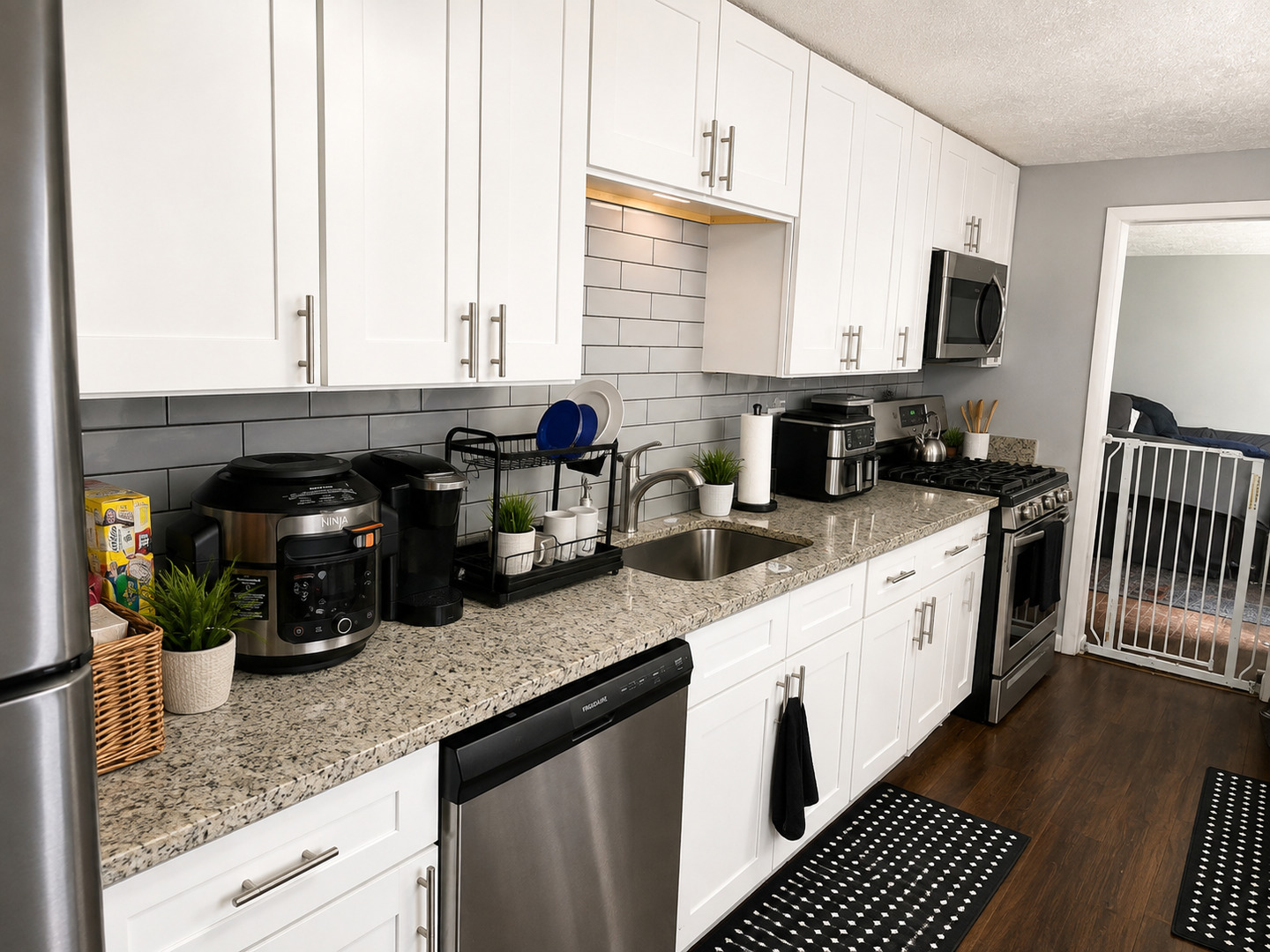 1626 W 167th Street Property Photo 7