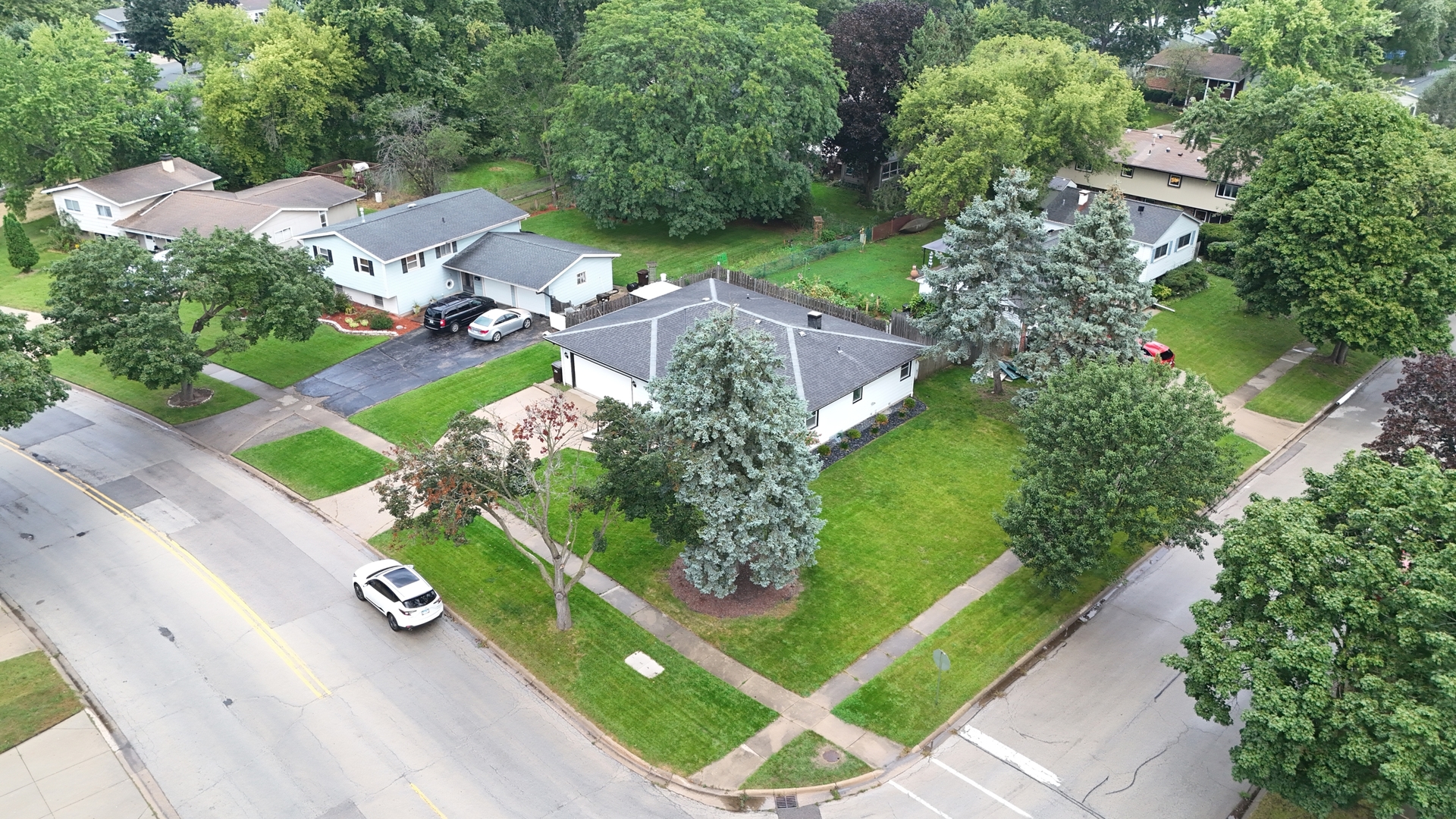 270 Berkshire Drive Property Photo 4