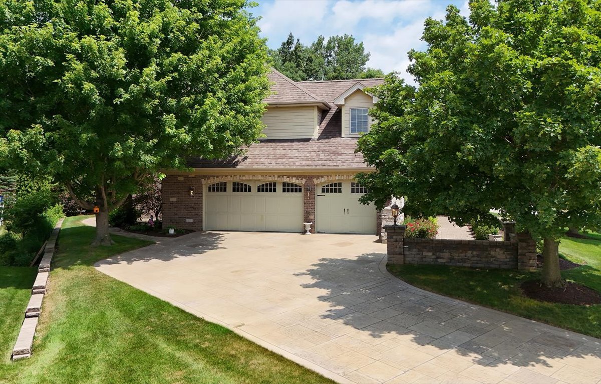 13600 Erin Drive Property Photo 6