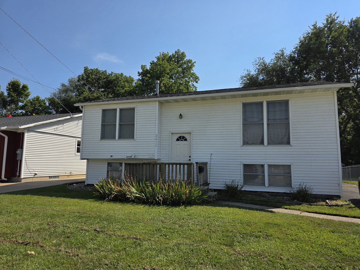 2017 E Lefevre Road Property Photo 1