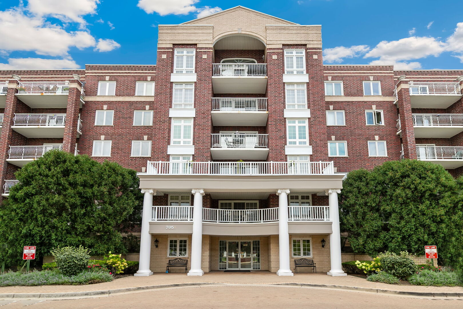 7051 W Touhy Avenue 604 Property Photo 1