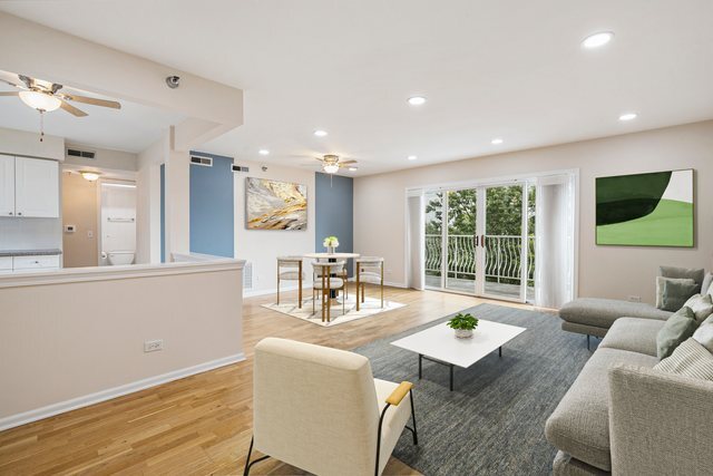 7051 W Touhy Avenue 604 Property Photo 2