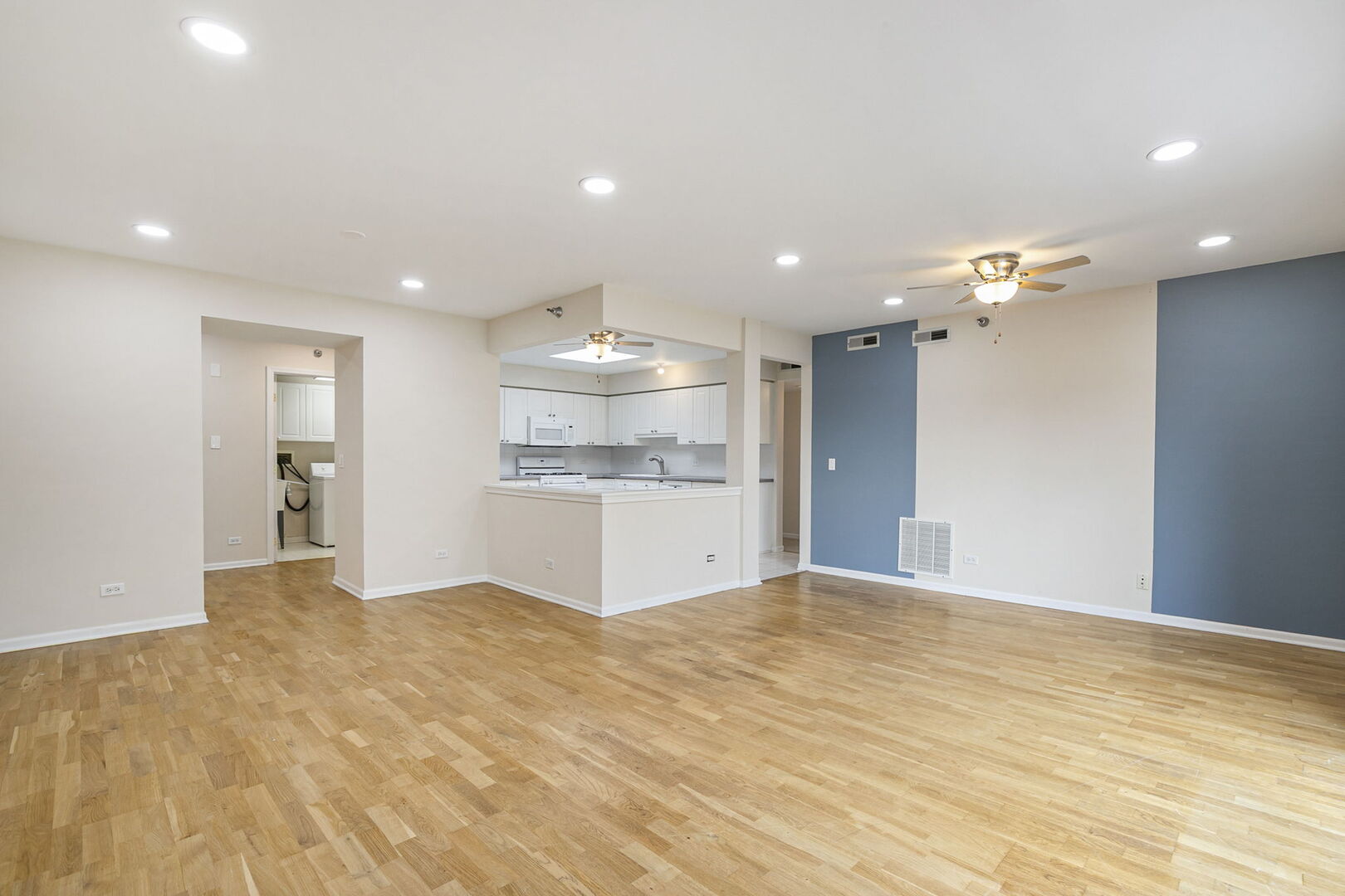 7051 W Touhy Avenue 604 Property Photo 3