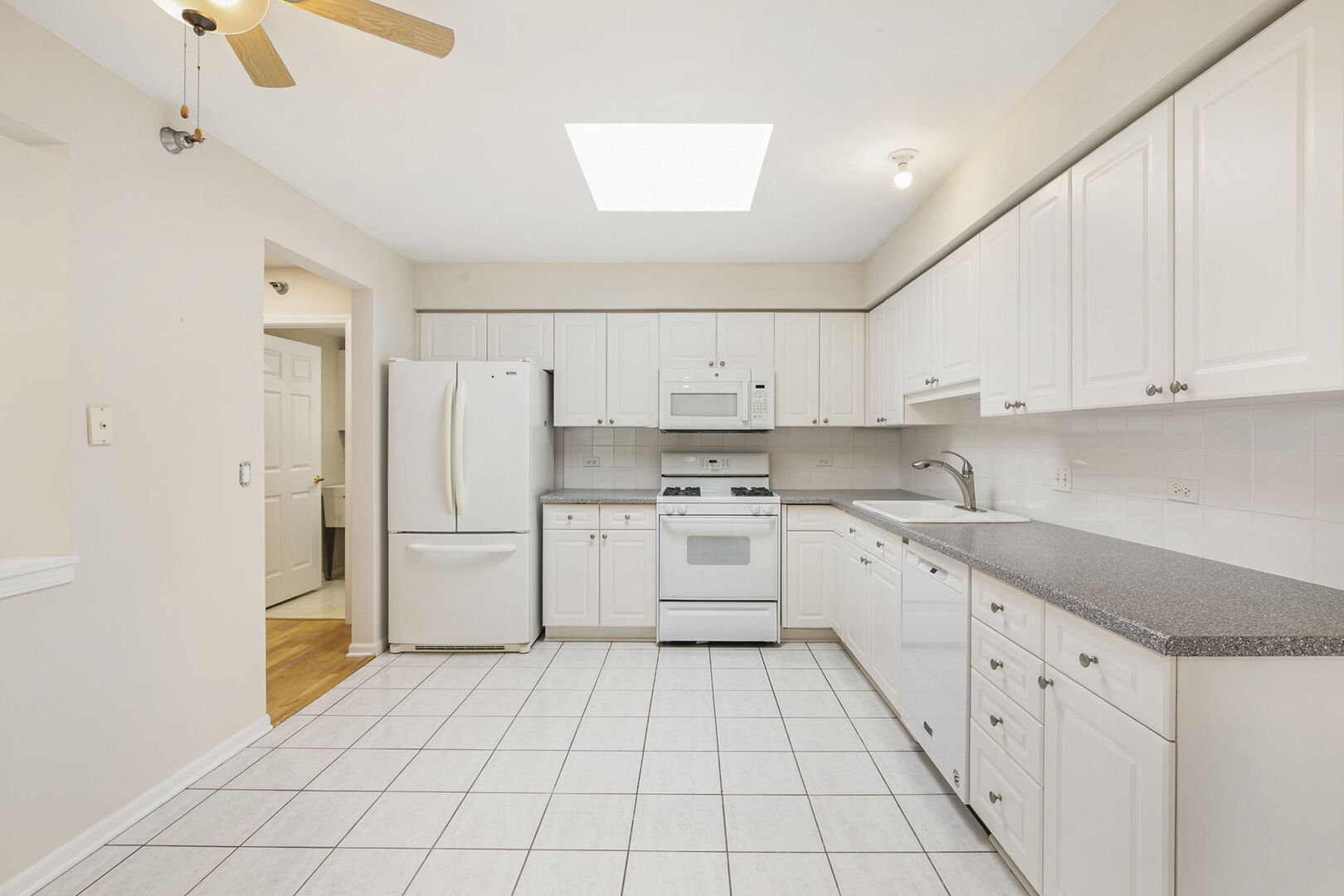 7051 W Touhy Avenue 604 Property Photo 7