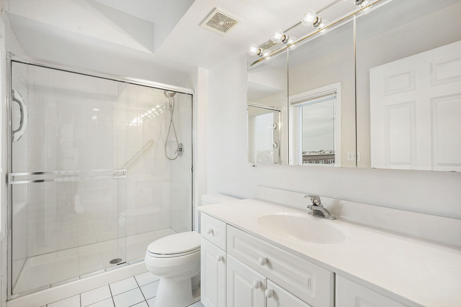 7051 W Touhy Avenue 604 Property Photo 13