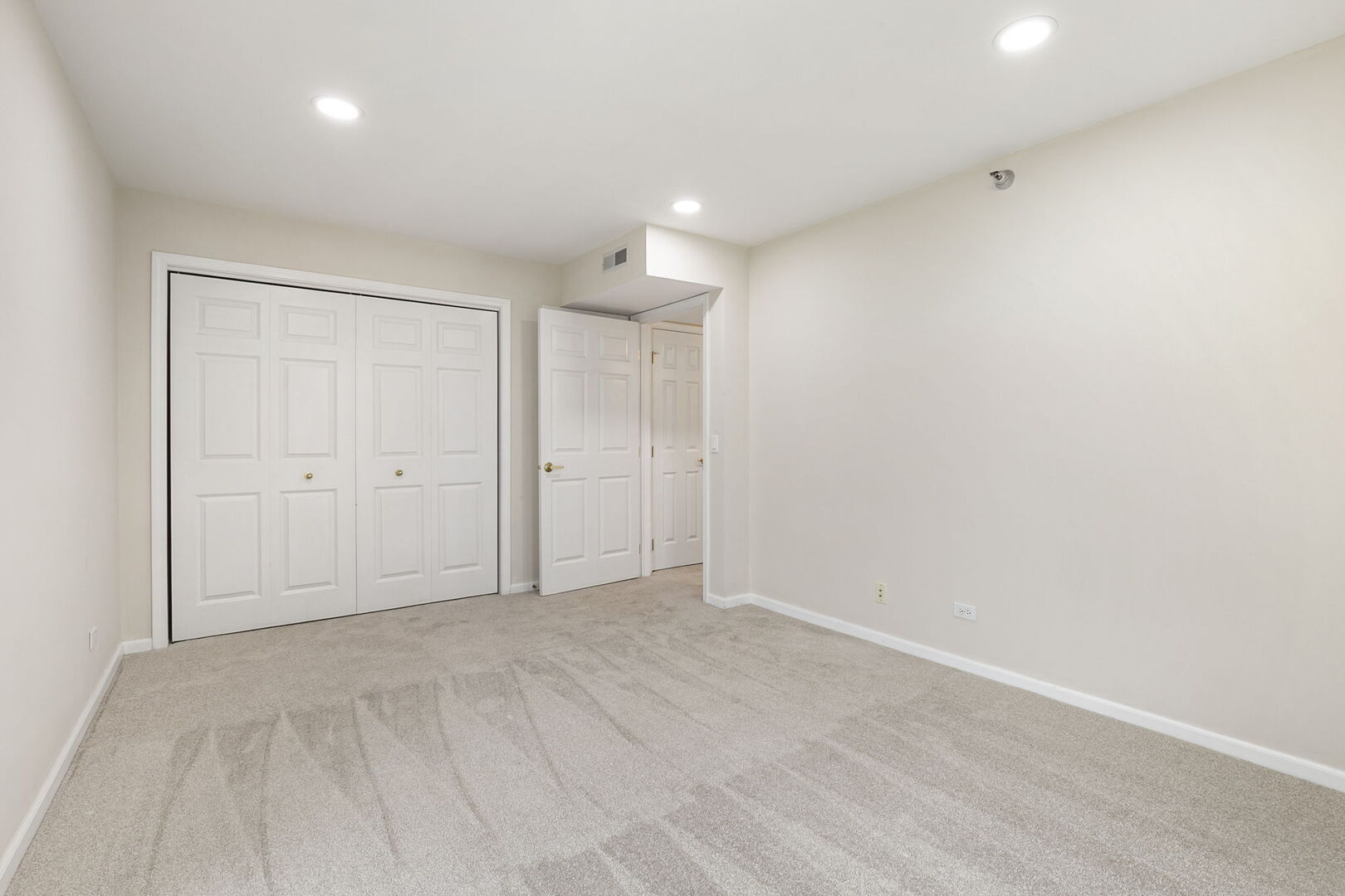 7051 W Touhy Avenue 604 Property Photo 15