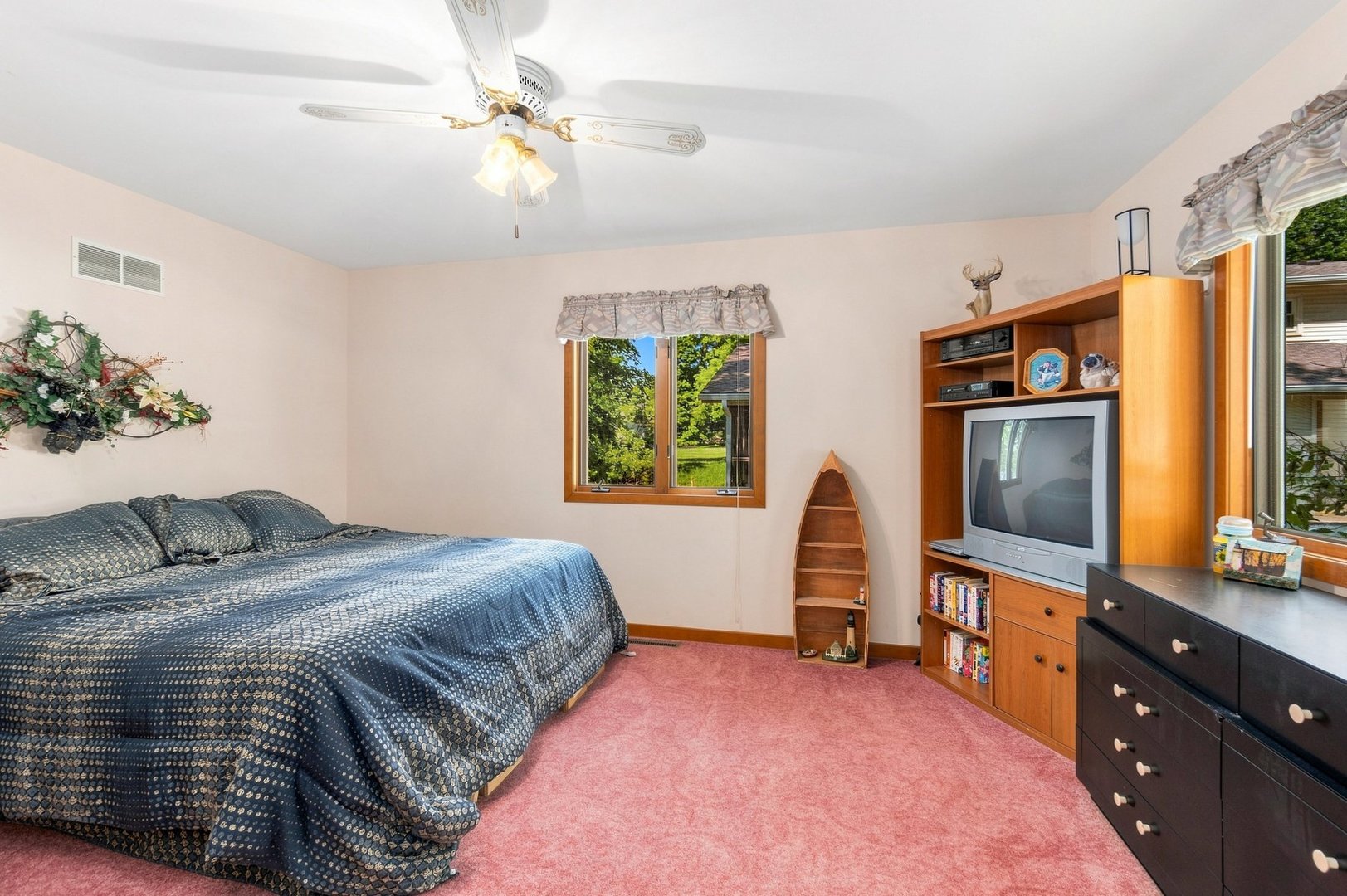 154 Beachview Court Property Photo 8