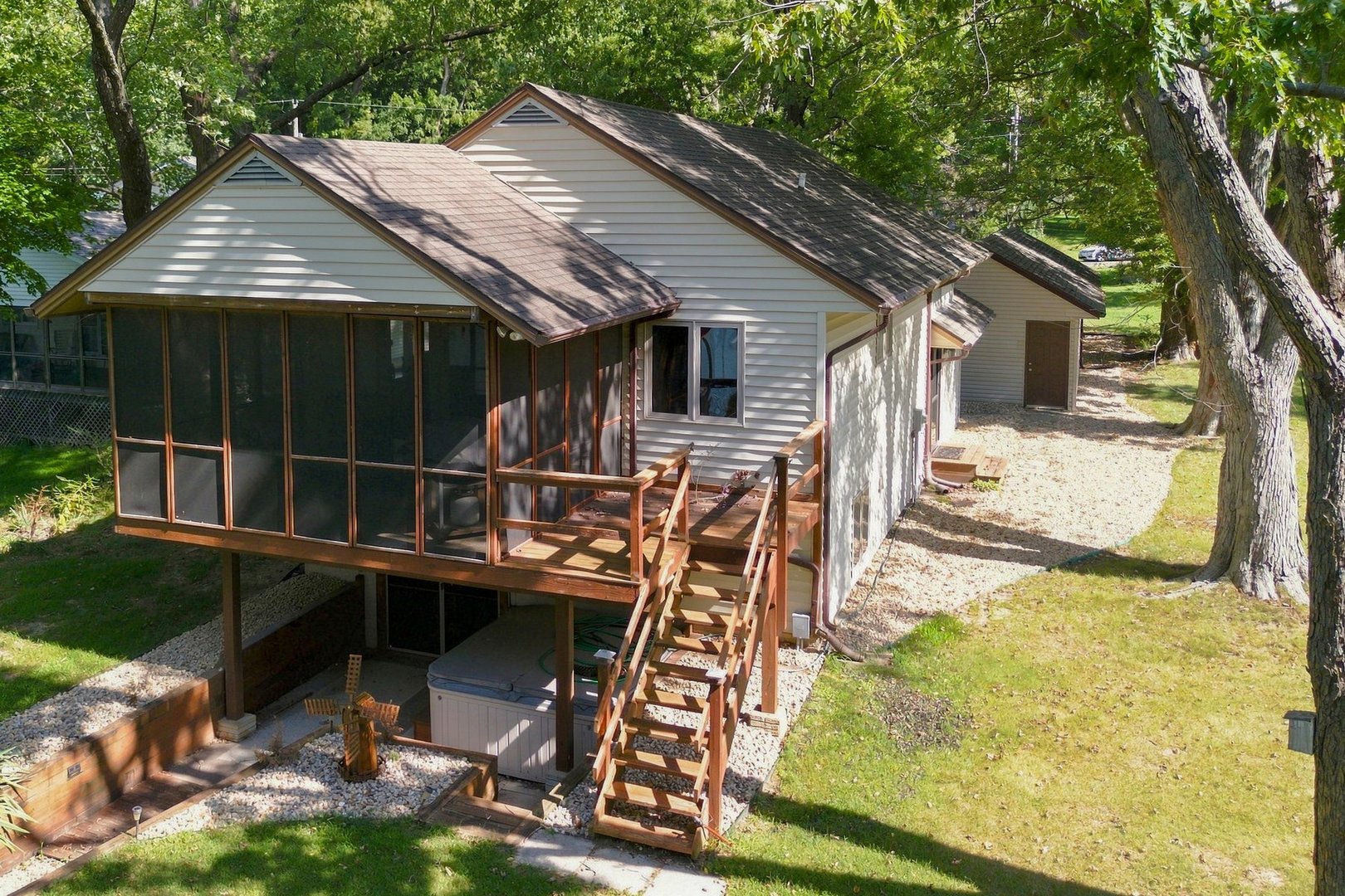 154 Beachview Court Property Photo 41