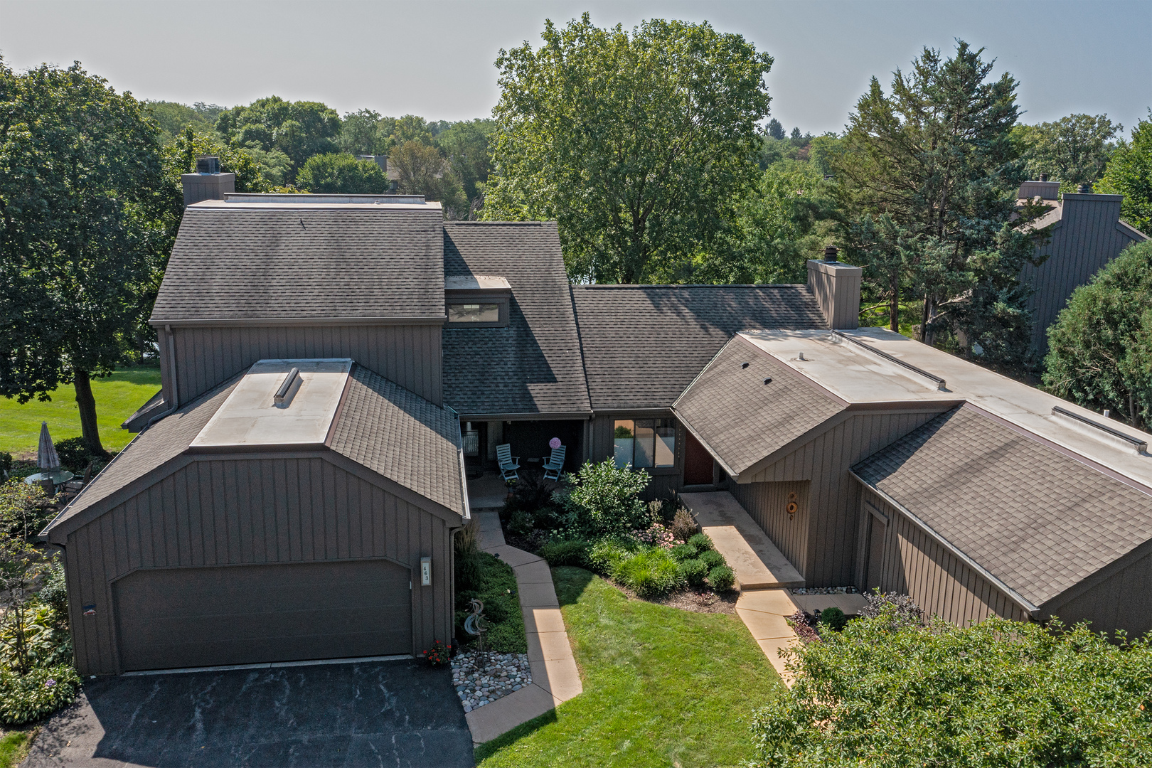 463 Woodview Road Property Photo 3
