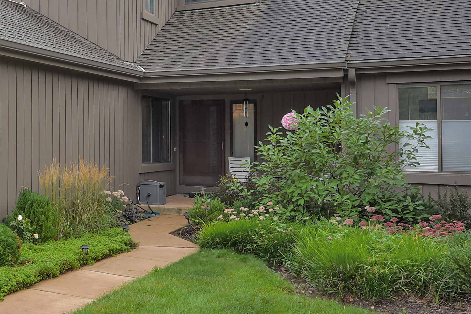 463 Woodview Road Property Photo 4