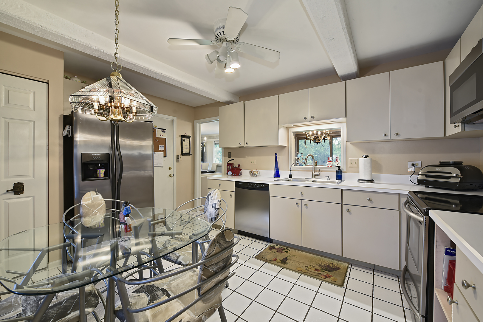 463 Woodview Road Property Photo 10